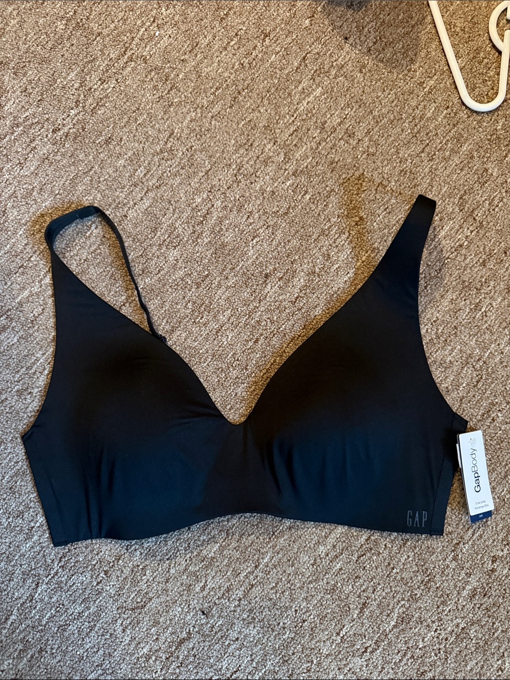 GAP Body Black Wireless V-Neck Bralette with Adjustable Straps